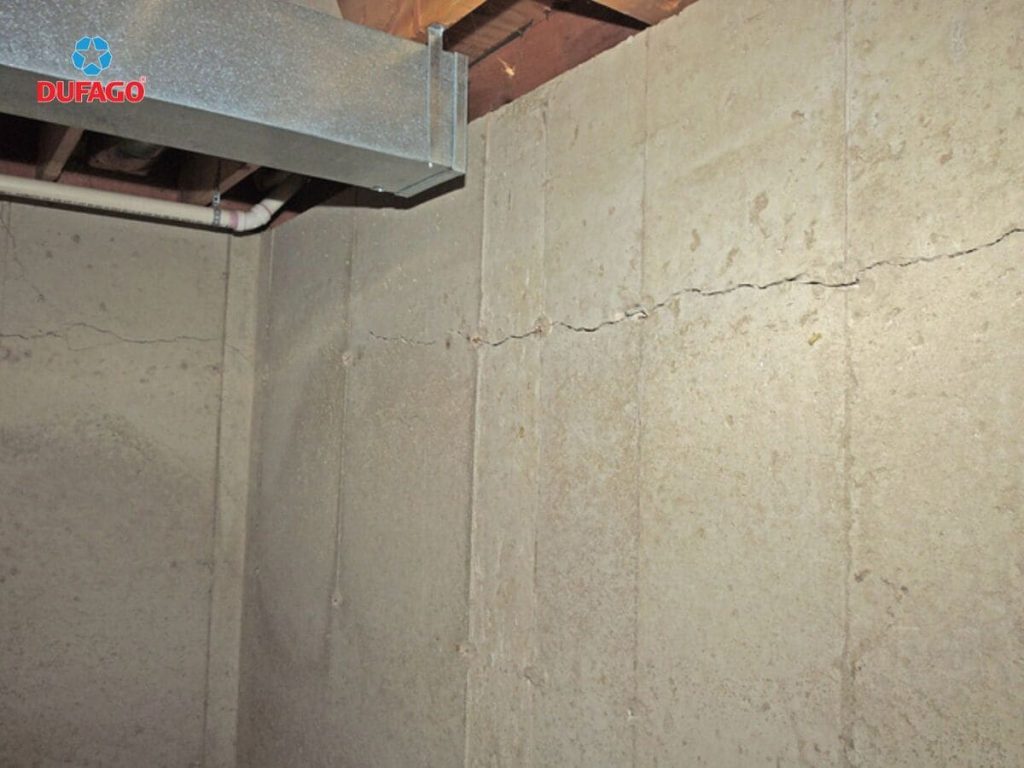 nứt bê tông do ăn mòn cốt thép làm bong lớp bê tông bảo vệ