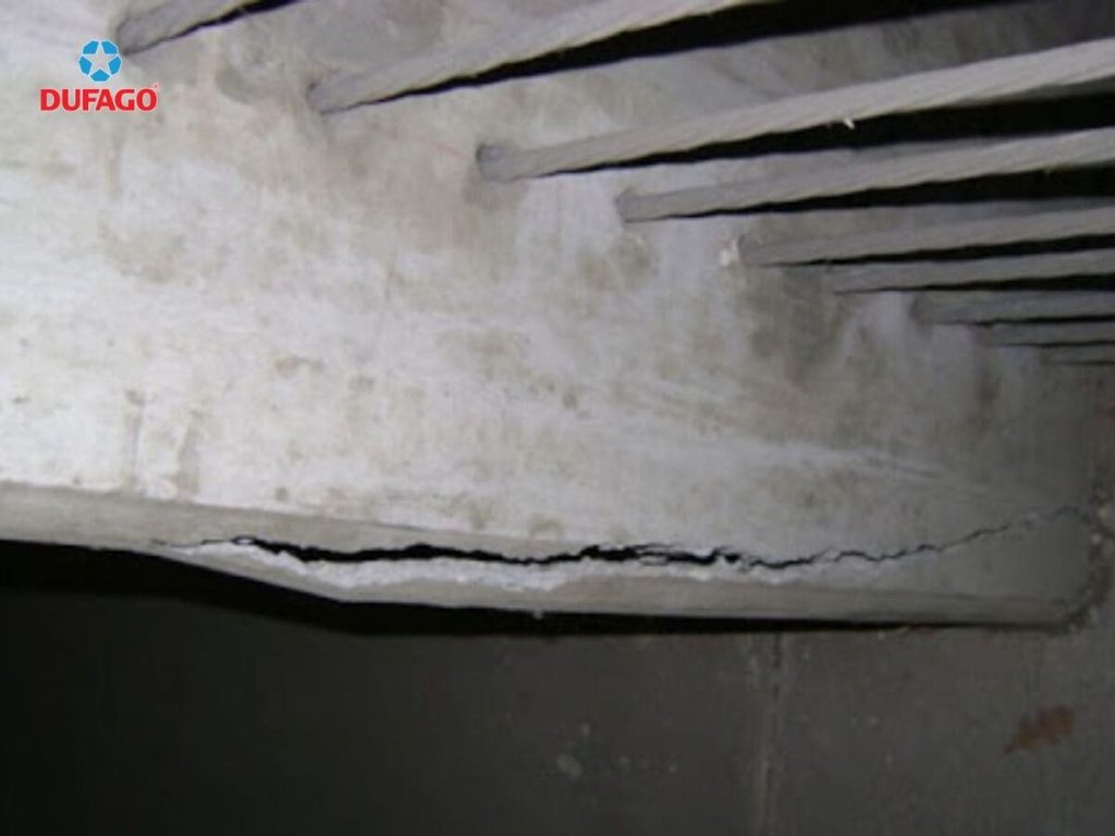 nứt bê tông do quá tải tại sàn bê tông