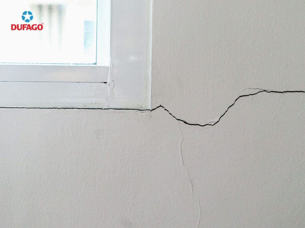 vết nứt kết cấu bê tông tại vùng chịu lực của dầm